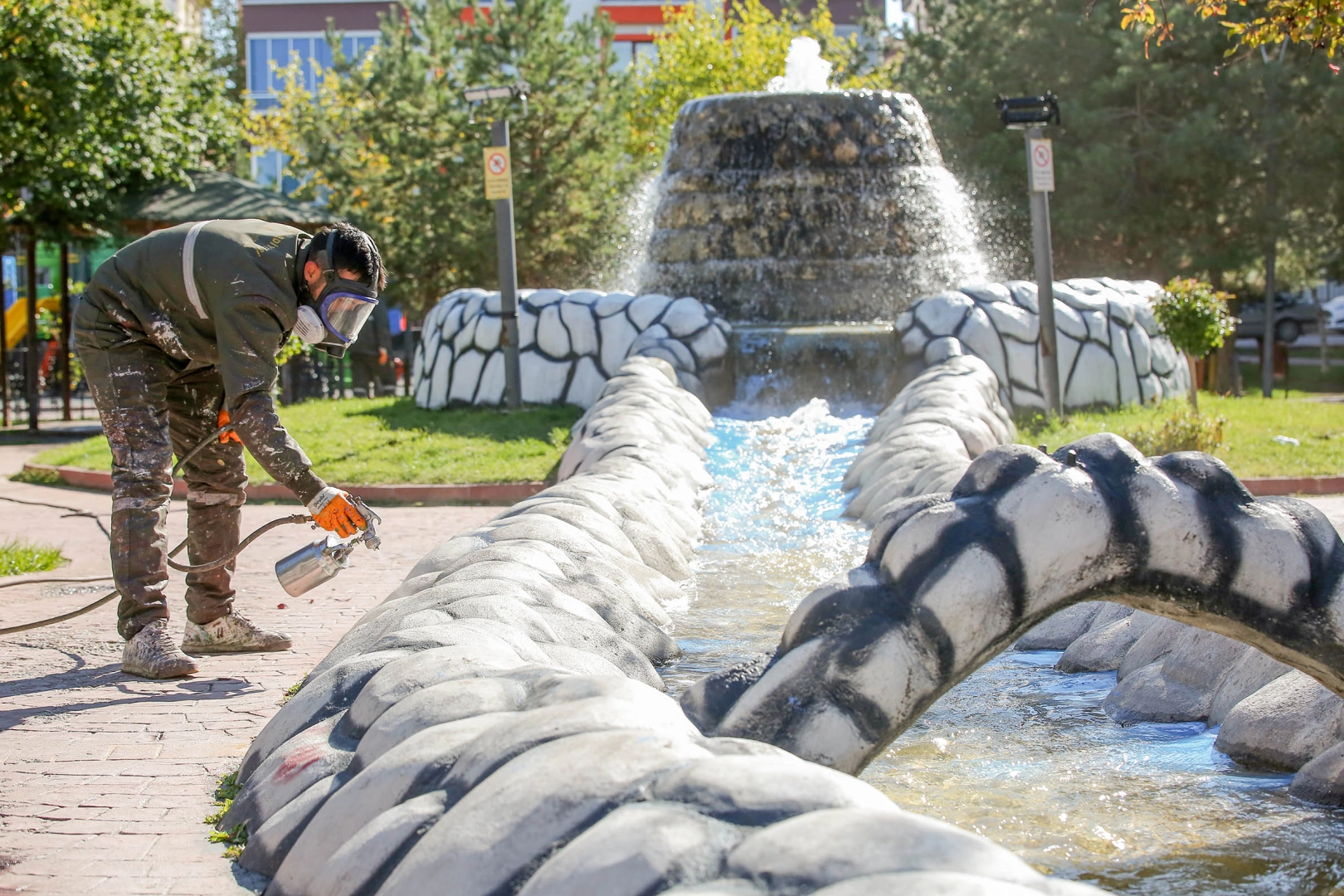 Keçiören'in parkları yenileniyor