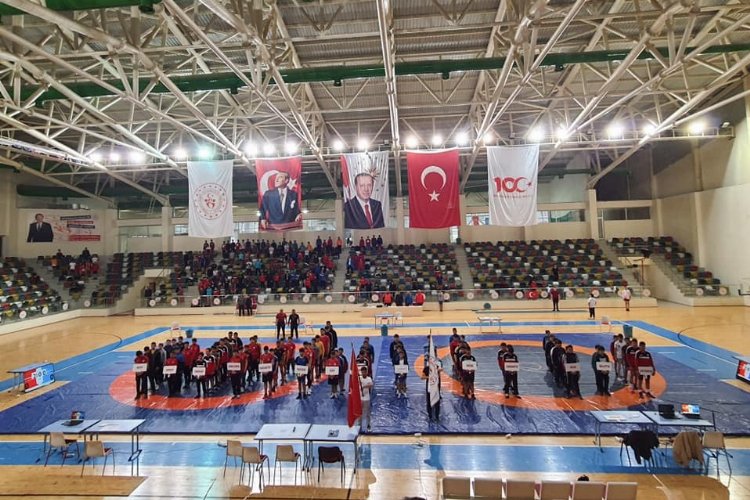 Kilis'te güreş müsabakaları başladı 