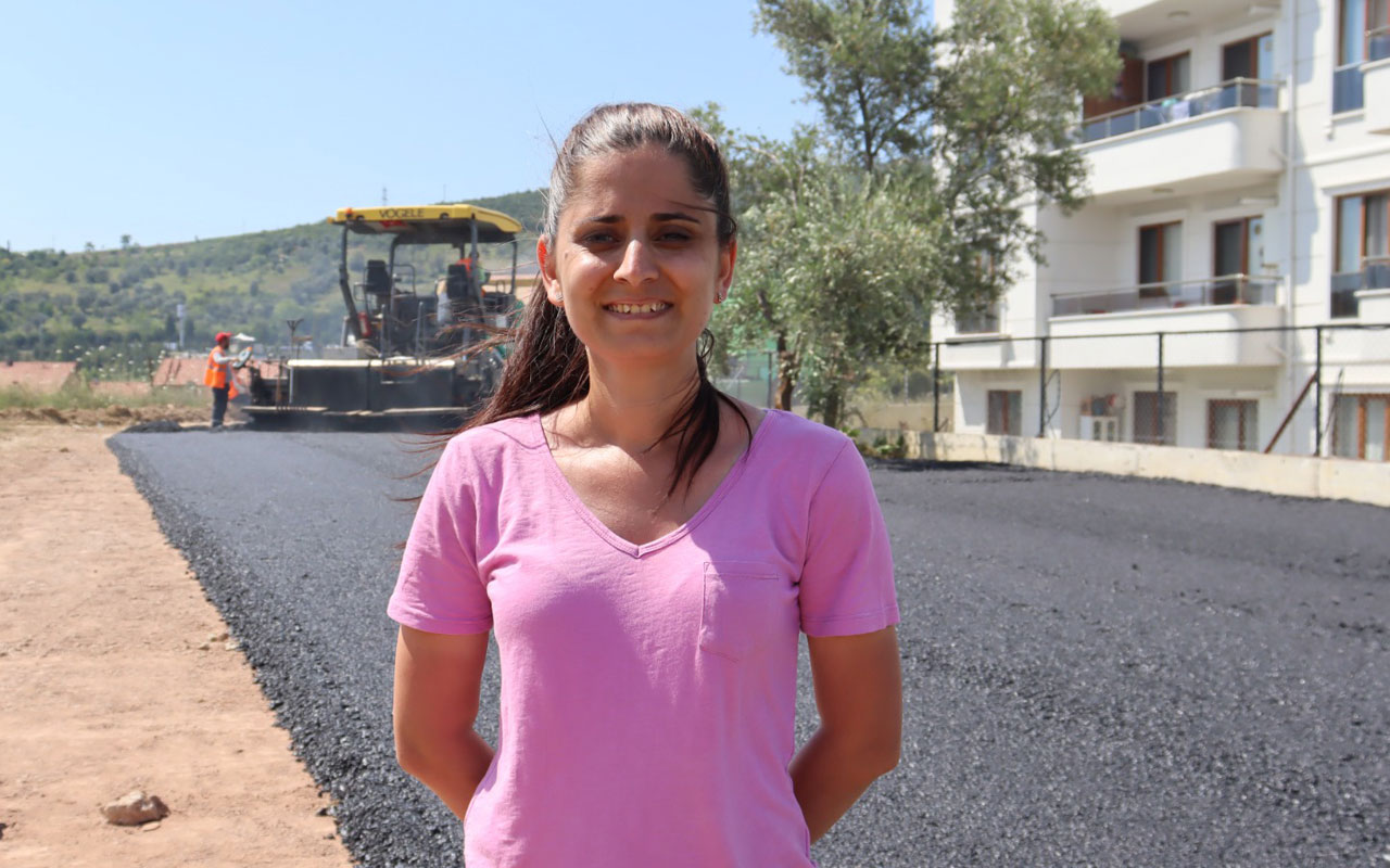 Kocaeli İzmit’te vatandaşlar istedi, toprak yol asfaltla buluştu