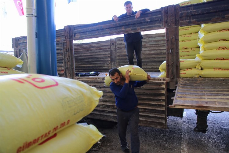 Kocaeli'nin gübre desteğine üreticilerden yoğun ilgi