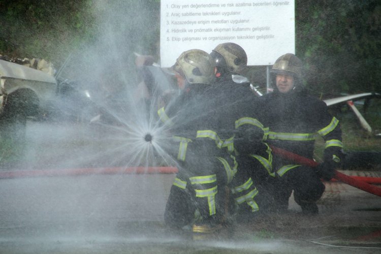 Kocaeli İtfaiyesi yangına 8 dakikada müdahale ediyor