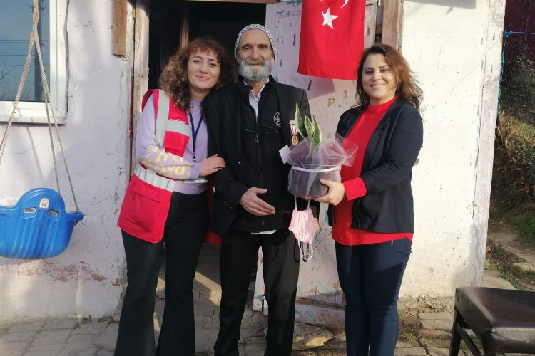 Kocaeli İzmit'te şehit ailesine ve Kıbrıs gazisine ziyaret 