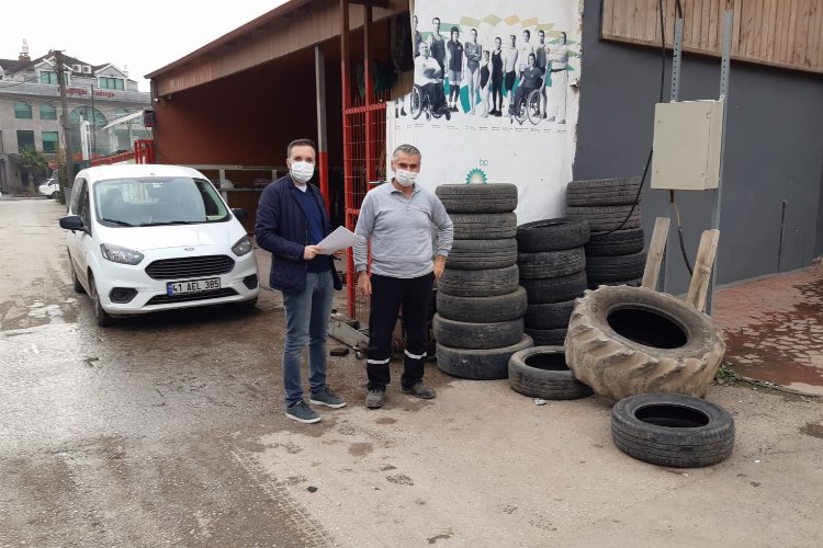 Kocaeli İzmit'te geri dönüşüm için lastikçiler denetlendi 