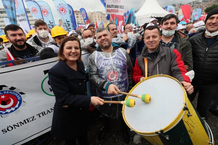 Kocaeli İzmit'te metal işçilerini yalnız bırakmadı