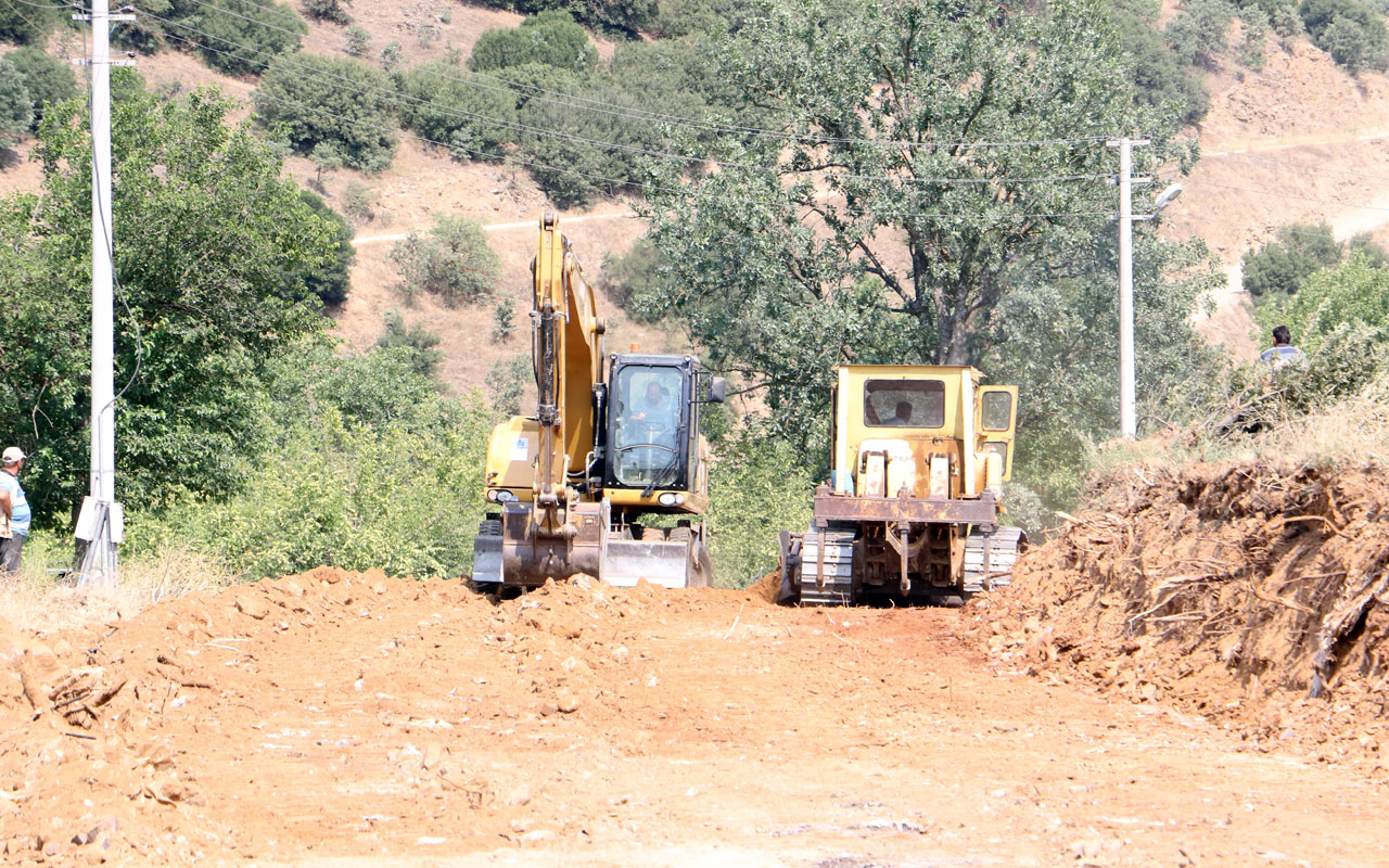 Manisa Alaşehir’de yol genişletme çalışması