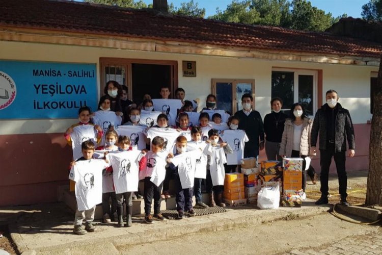 Manisa'da Başkan amcalarından yeni yıl hediyesi