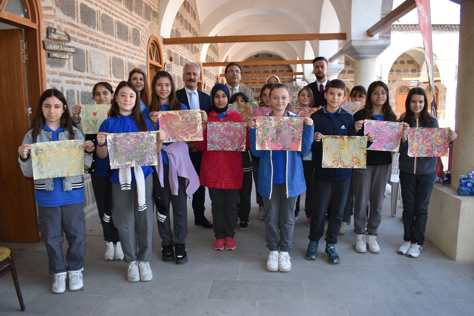 Manisa'da değerler eğitimi ile geleneksel el sanatlarına yolculuk