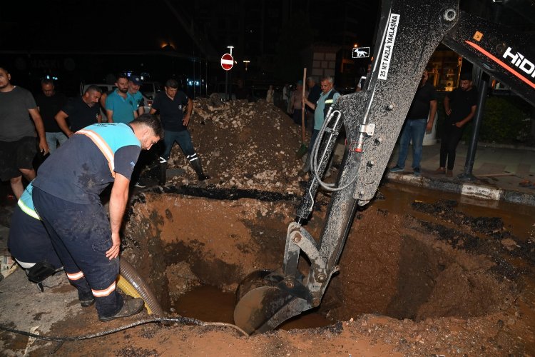 Manisa'da ekipler gece boyunca çalışarak arızayı giderdi