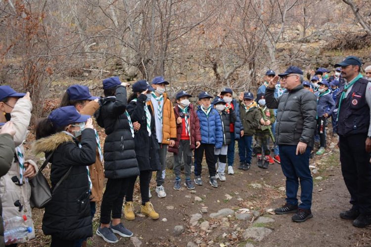 Niğde Valisi 'izci' oldu