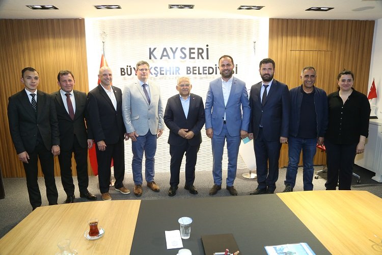 Özel sporculardan Memduh Büyükkılıç'a ziyaret