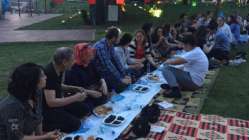 Pide ve zeytinle iftar yaptılar