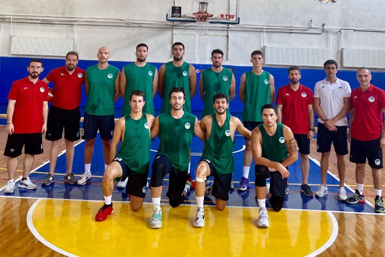 Sakarya Basketbol hazırlık turnuvasında kupaya uzandı