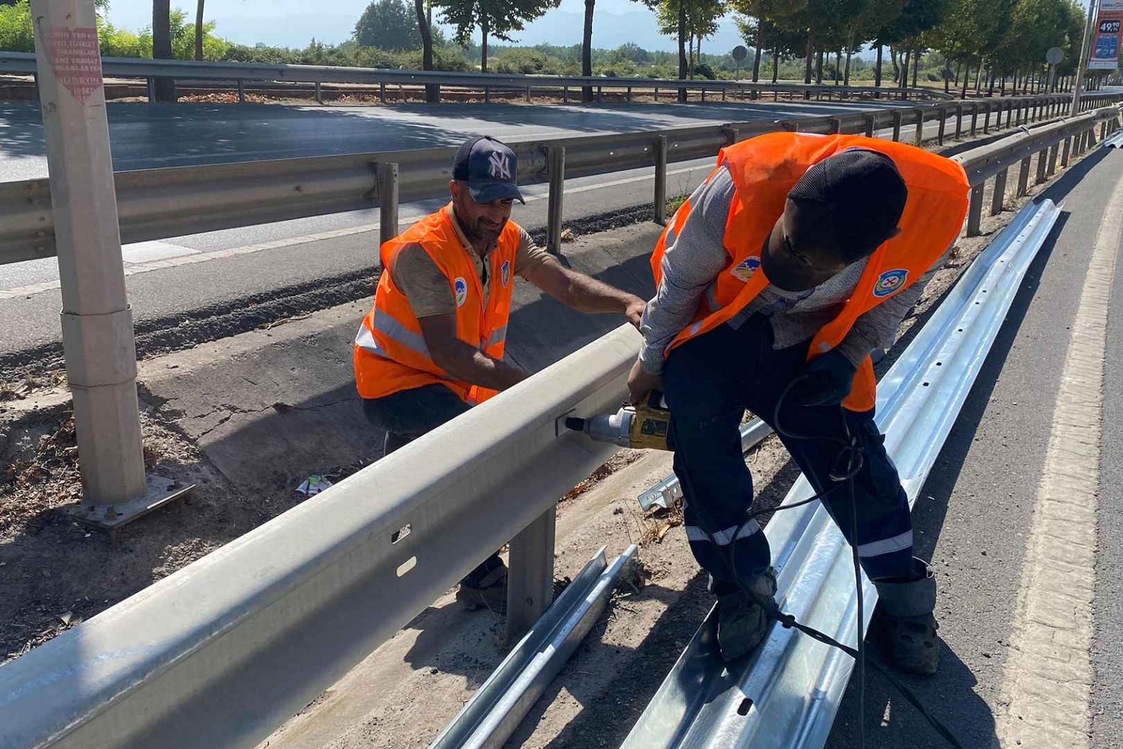 Sakarya Büyükşehir Çevre Yolu’nda ‘güvenli ulaşım’ için mesaide