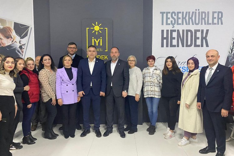 Sakarya'da İYİ Parti'den toplu kayıt ve iftar