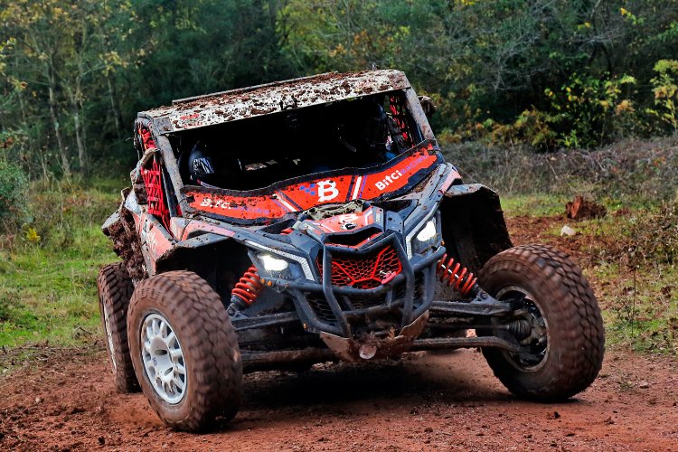 Sakarya'da Offroad rüzgarı 