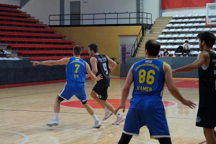 Sakaryalı basketbolculardan sezon öncesi rakiplerine gözdağı