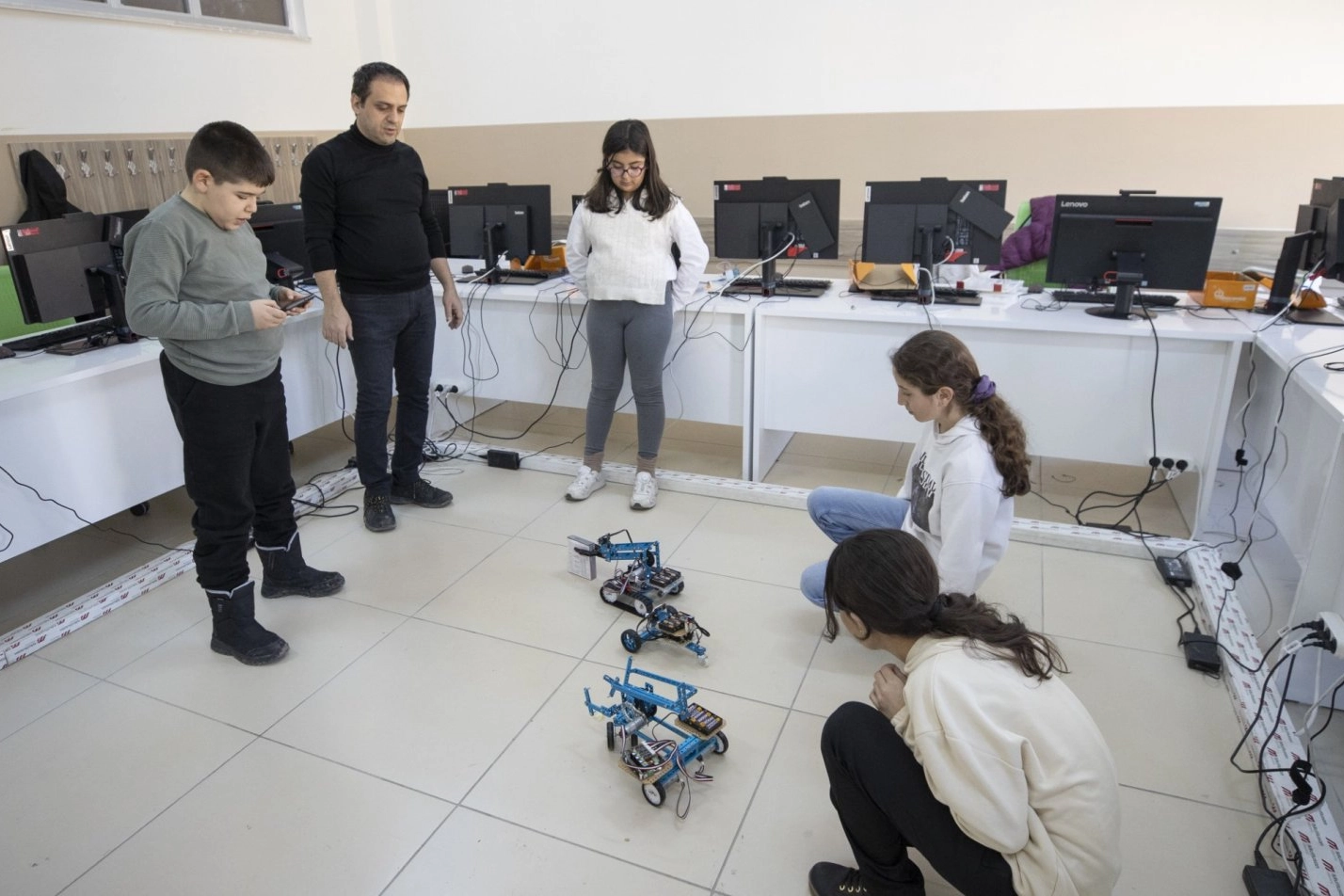 Tunceli'de robotik kodlama ile özgüvenleri gelişiyor