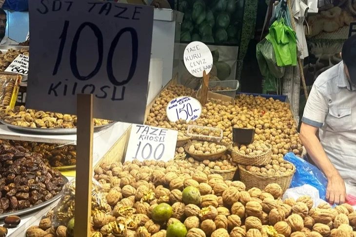 Yeni mahsul taze cevizler Bursa’da tezgaha çıktı