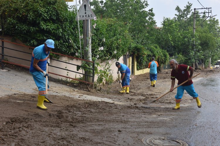 Yıldırım'da yağmur mesaisi