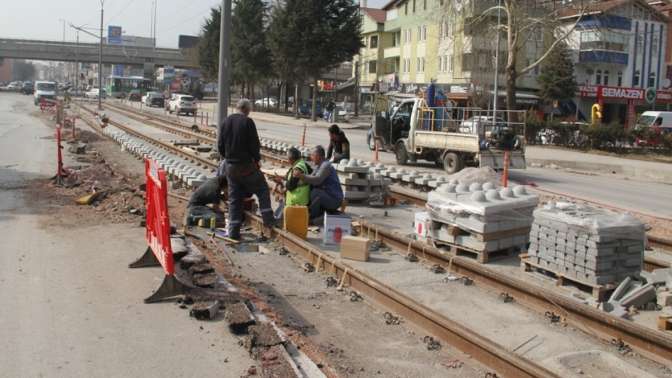 Tramvayda çevre düzenlemesi yapılıyor