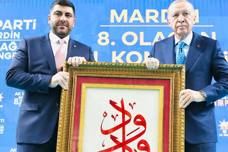 Uncu'dan Erdoğan'a 'Sevgi ve Muhabbet' yazılı tablo