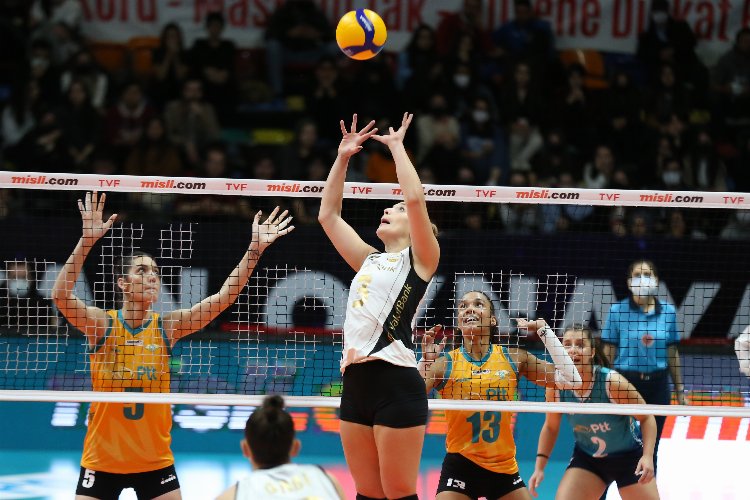 Vakıfbank PTT'yi mağlup etti