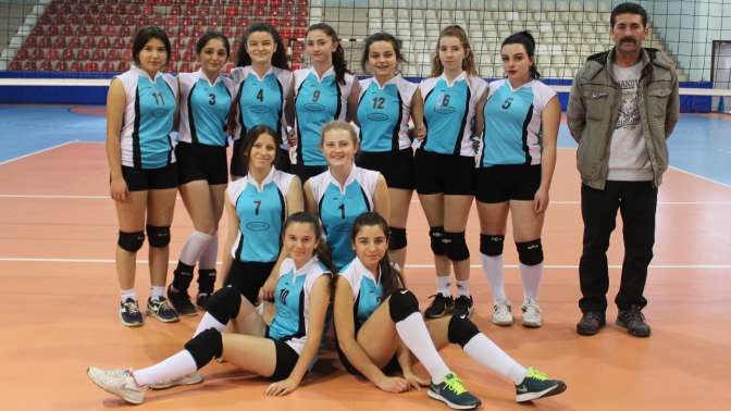 Voleybol’ da heyecan sürüyor