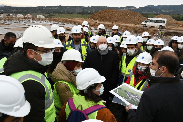 İzmir'de mühendis adaylarından şantiye gezisi