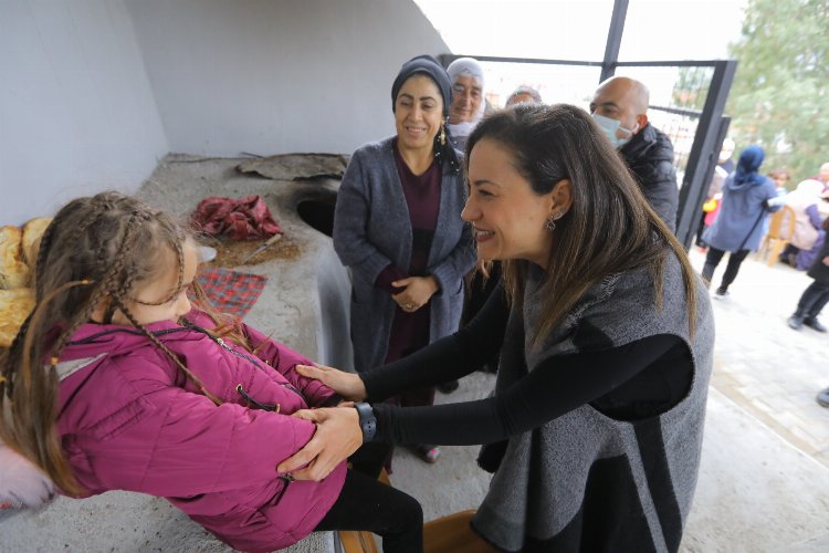 İzmir Efes Selçuk'ta kadınlar pişirirken kazanacak 